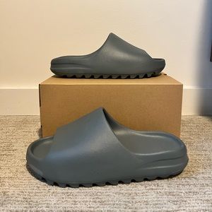 Yeezy Slides “Slate Marine”